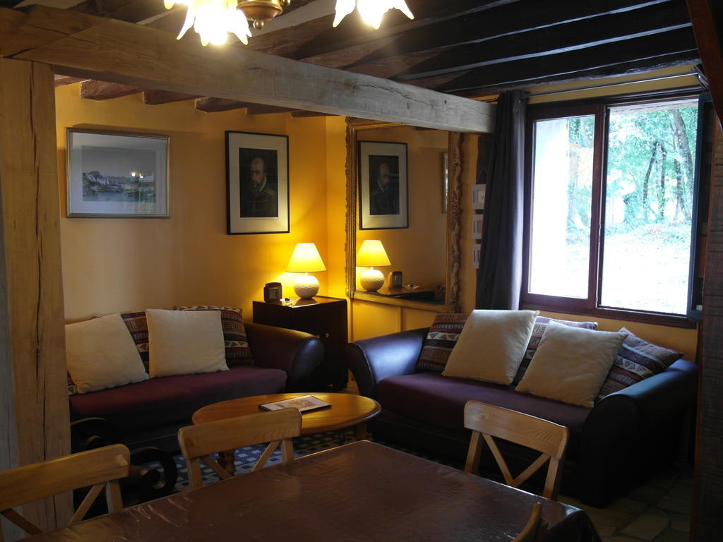 Les Chaumieres Du Chene Otel Pouillé Dış mekan fotoğraf