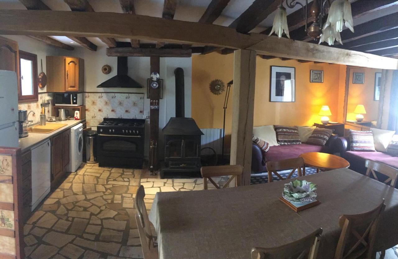Les Chaumieres Du Chene Otel Pouillé Dış mekan fotoğraf